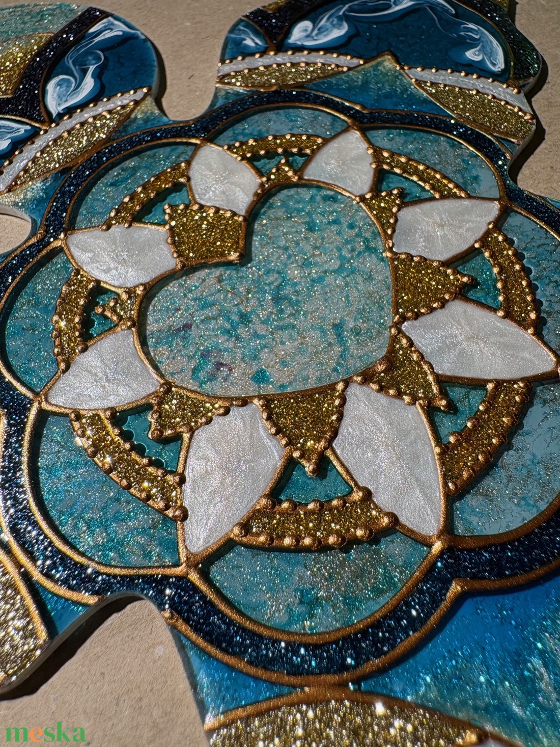 Türkiz ragyogás üvegfestett angyalka mandala mintával - otthon & életmód - dekoráció - spiritualitás - mandala - Meska.hu