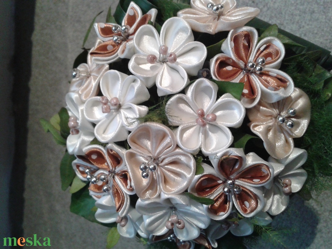 Szatén örökcsokor - esküvő - menyasszonyi- és dobócsokor - Meska.hu