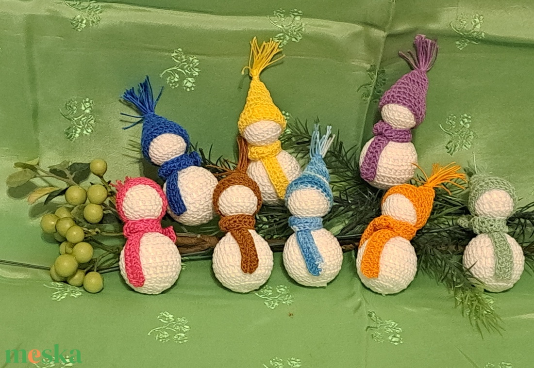 Horgolt hóember - karácsony - karácsonyi lakásdekoráció - karácsonyfa szoknya, karácsonyfa alátét - Meska.hu Horgolt hóember - karácsony - karácsonyi lakásdekoráció - karácsonyfa szoknya, karácsonyfa alátét - Meska.hu