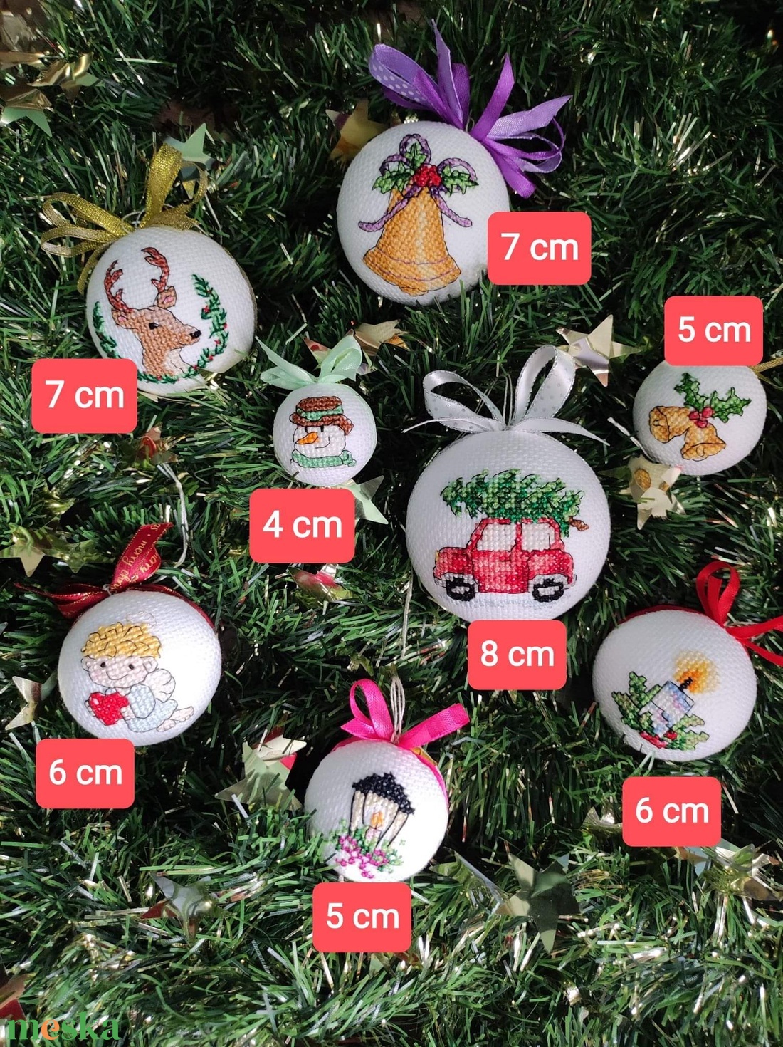 Keresztszemes karácsonyi gömb díszek - karácsony - mikulás - mikulás beltéri dekoráció - Meska.hu