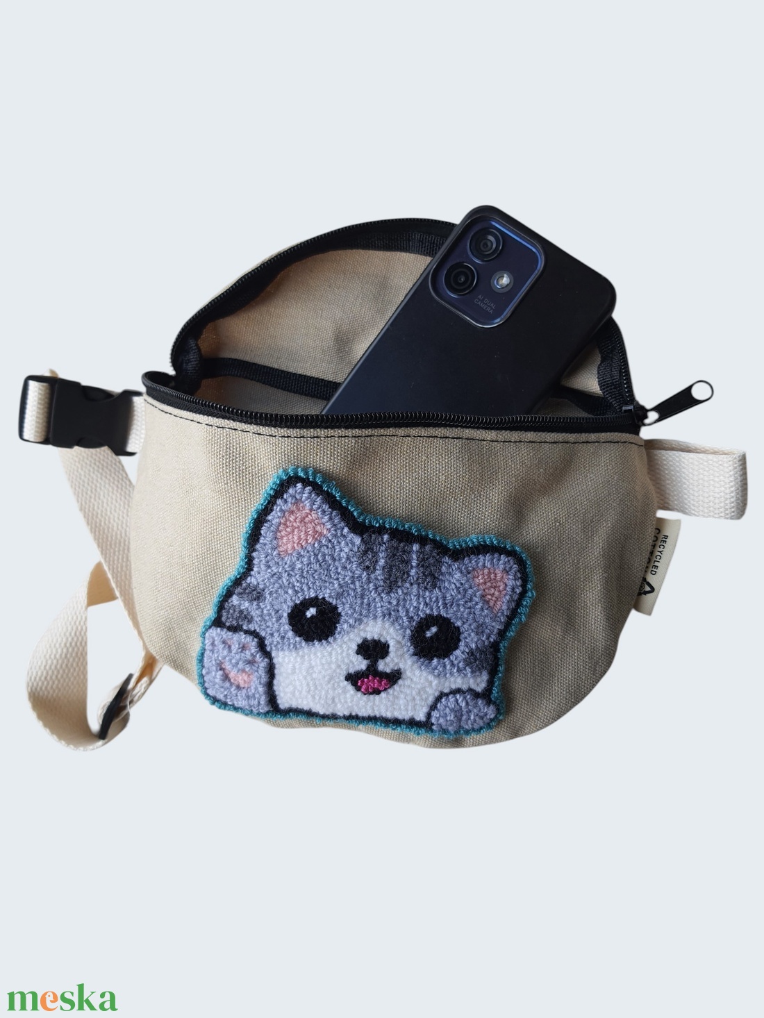 Cica mint�s Övt�ska - Punch needle technik�val kézzel hímzett termék - táska & tok - övtáska - Meska.hu