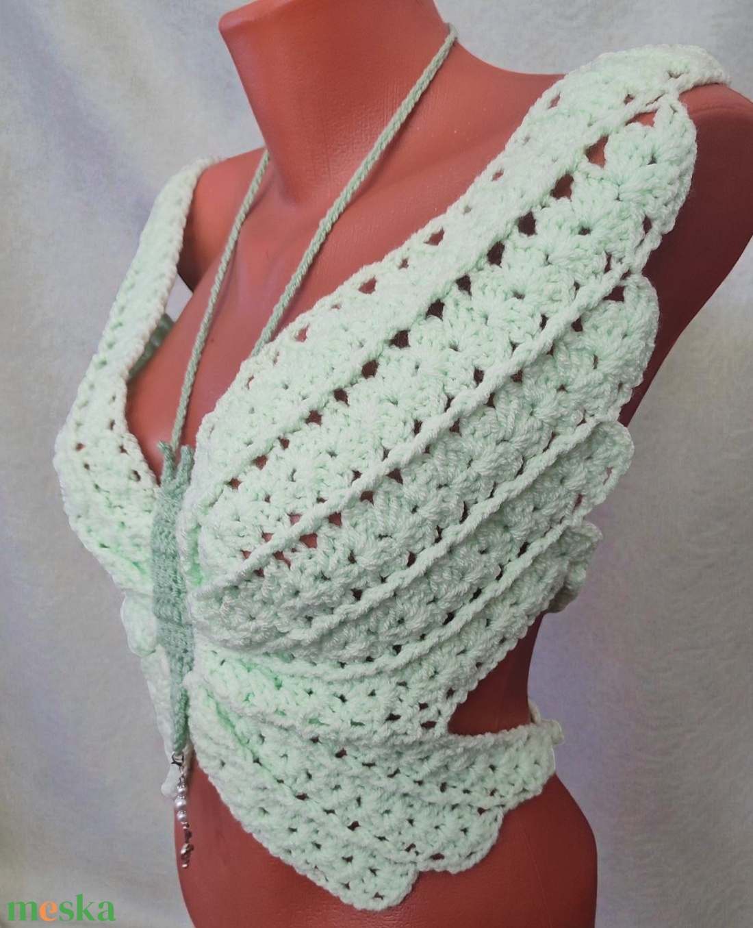 EDO Aura � kézzel horgolt pillangó top, különleges nyári női statement felső világos almazöld színben - ruha & divat - női ruha - top - Meska.hu