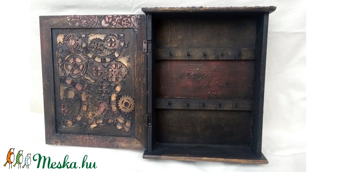 Steampunk fali kulcstartó doboz.26 x 20 x 6 cm - otthon & életmód - bútor - Meska.hu Steampunk fali kulcstartó doboz.26 x 20 x 6 cm - otthon & életmód - bútor - Meska.hu