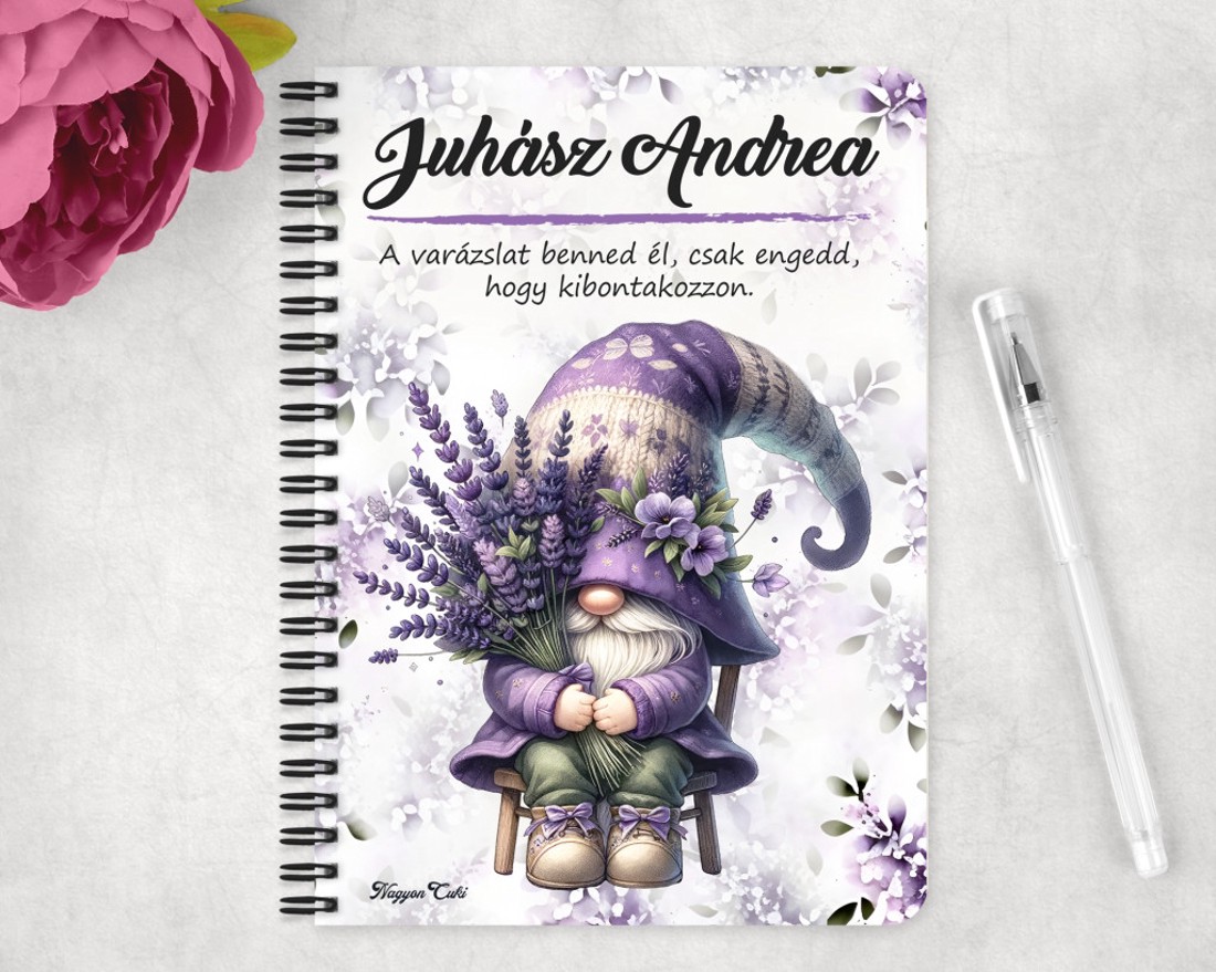 Személyre szabható - Levendulás manó egy csokorral mintás A6-os füzet - otthon & életmód - papír, írószer - jegyzetfüzet & napló - Meska.hu