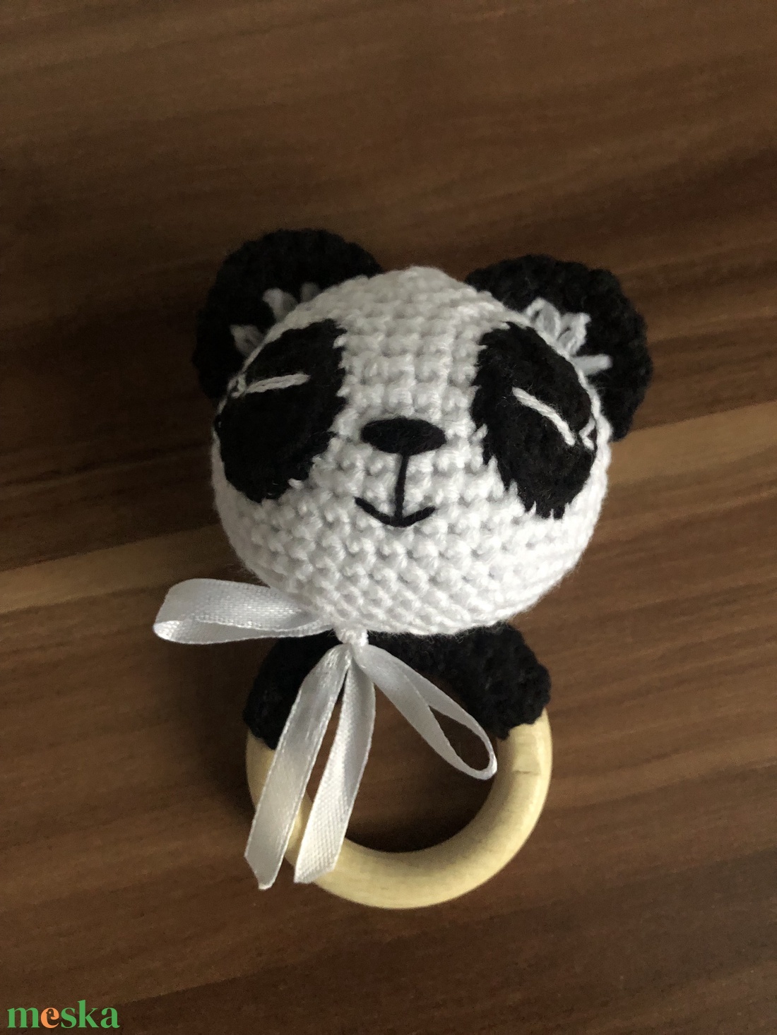 Horgolt panda csörgő fehér szalaggal - játék & sport - 3 éves kor alattiaknak - csörgő - Meska.hu Horgolt panda csörgő fehér szalaggal - játék & sport - 3 éves kor alattiaknak - csörgő - Meska.hu