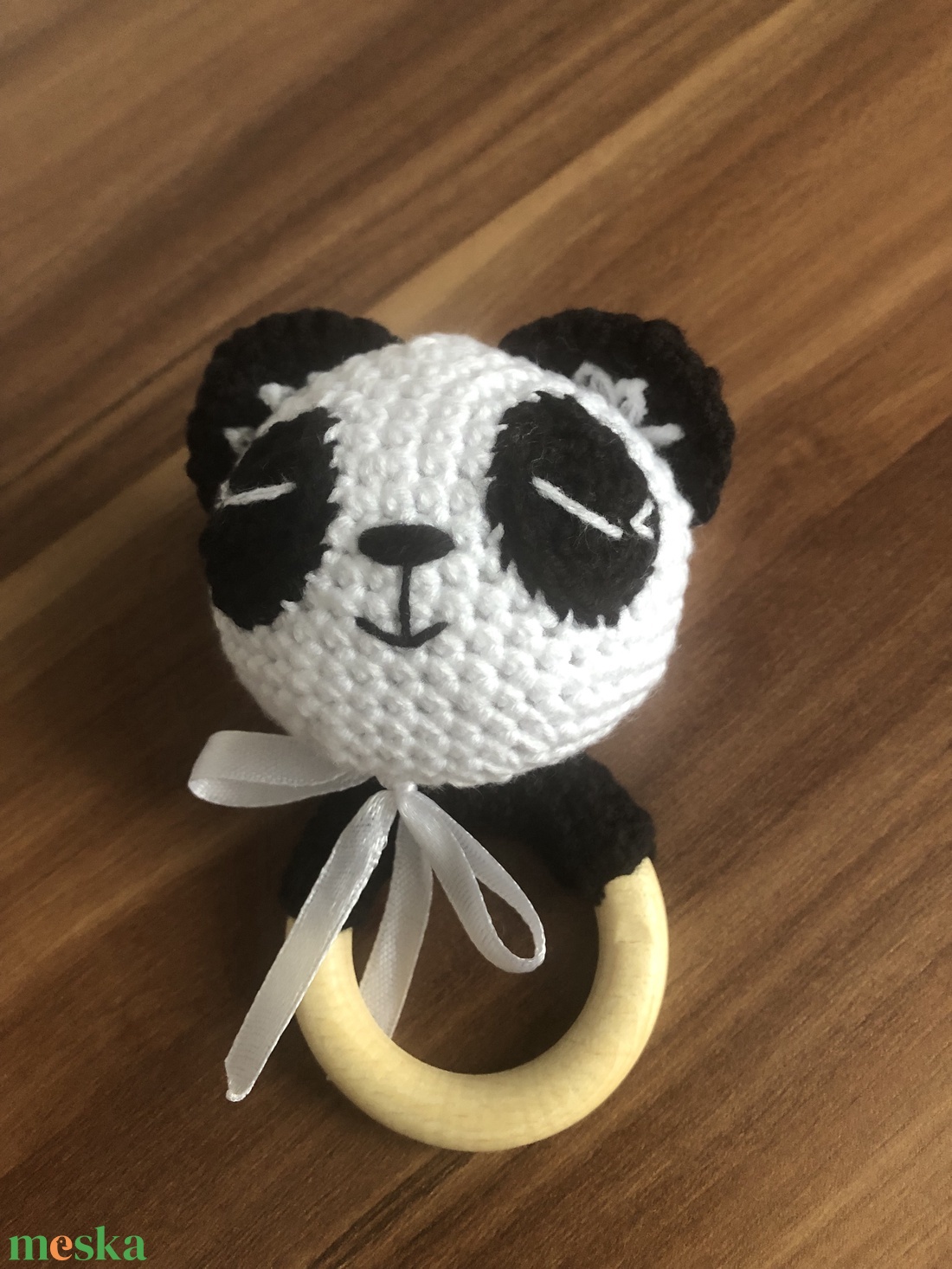 Horgolt panda csörgő fehér szalaggal - játék & sport - 3 éves kor alattiaknak - csörgő - Meska.hu Horgolt panda csörgő fehér szalaggal - játék & sport - 3 éves kor alattiaknak - csörgő - Meska.hu