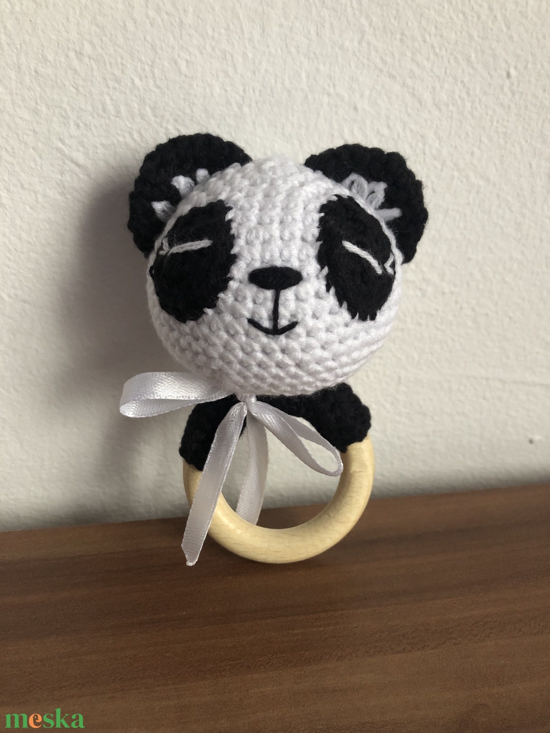 Horgolt panda csörgő fehér szalaggal - játék & sport - 3 éves kor alattiaknak - csörgő - Meska.hu Horgolt panda csörgő fehér szalaggal - játék & sport - 3 éves kor alattiaknak - csörgő - Meska.hu