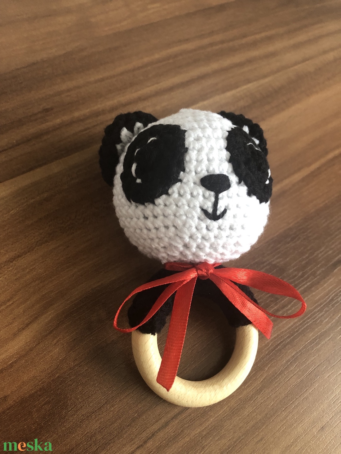 Horgolt panda piros szalaggal - játék & sport - 3 éves kor alattiaknak - csörgő - Meska.hu Horgolt panda piros szalaggal - játék & sport - 3 éves kor alattiaknak - csörgő - Meska.hu