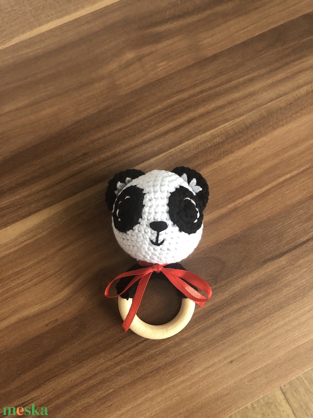 Horgolt panda piros szalaggal - játék & sport - 3 éves kor alattiaknak - csörgő - Meska.hu Horgolt panda piros szalaggal - játék & sport - 3 éves kor alattiaknak - csörgő - Meska.hu
