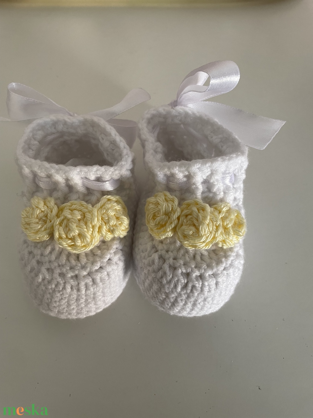 Horgolt kiscipő rózsákkal - baba - mama - babaruházat - babacipő - Meska.hu