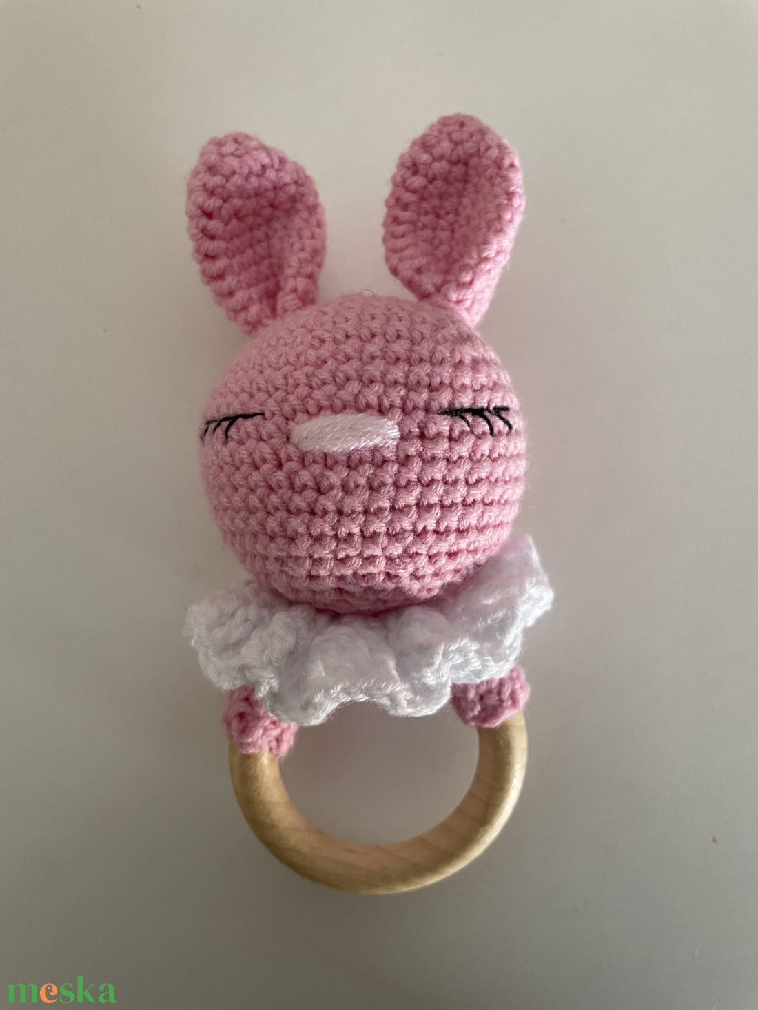 Kézzel horgolt nyuszi csörgő - baba - mama - baba játékok - csörgő - Meska.hu