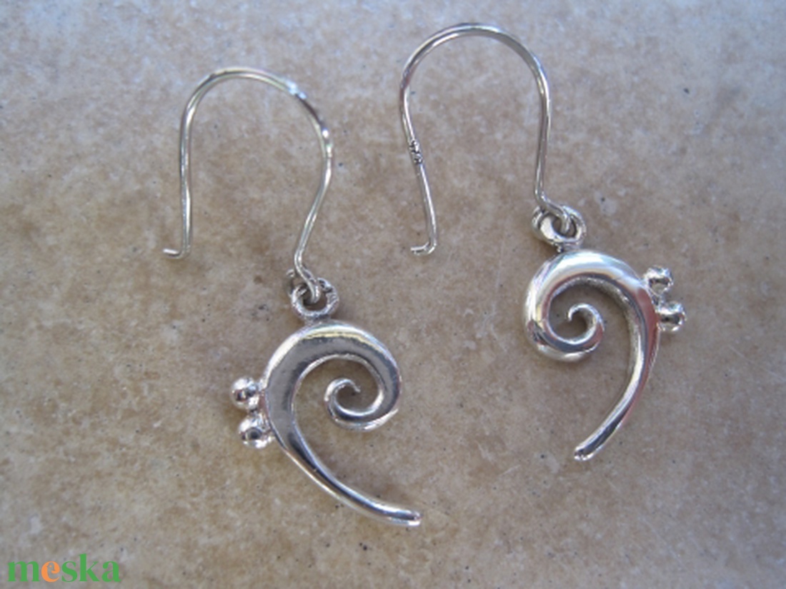 Újdonság! Egyedi ezüst basszuskulcs fölbevaló -  - Meska.hu