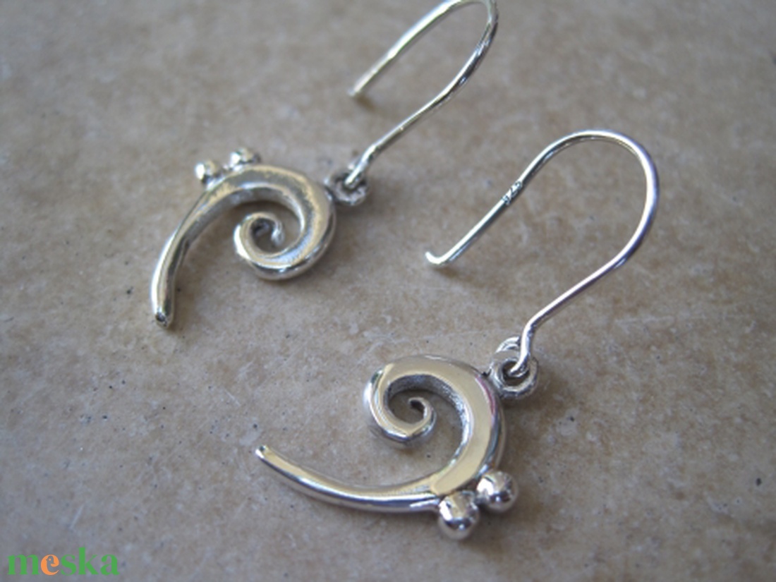 Újdonság! Egyedi ezüst basszuskulcs fölbevaló -  - Meska.hu