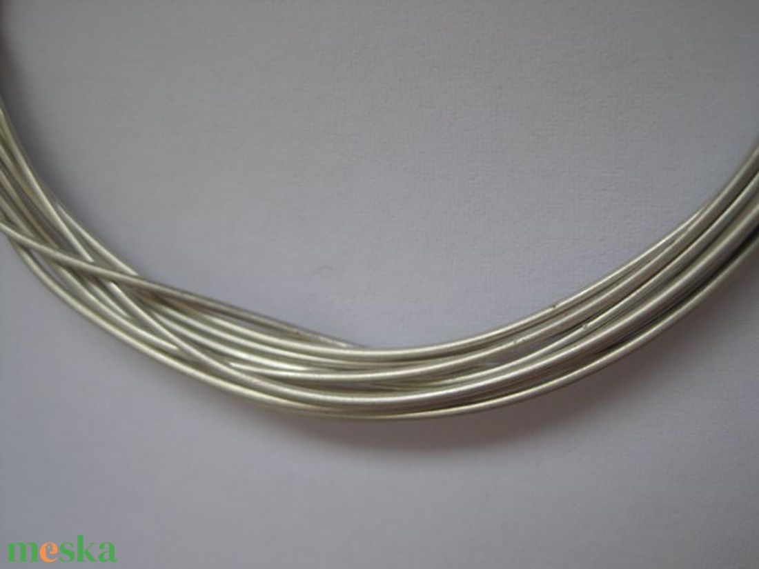 Ezüst huzal sterling 925-ös 145 cm 0,6 mm átmérőjű - kellékek & szerszámok - gyöngyfűzés kellékek - drót - Meska.hu Ezüst huzal sterling 925-ös 145 cm 0,6 mm átmérőjű - kellékek & szerszámok - gyöngyfűzés kellékek - drót - Meska.hu
