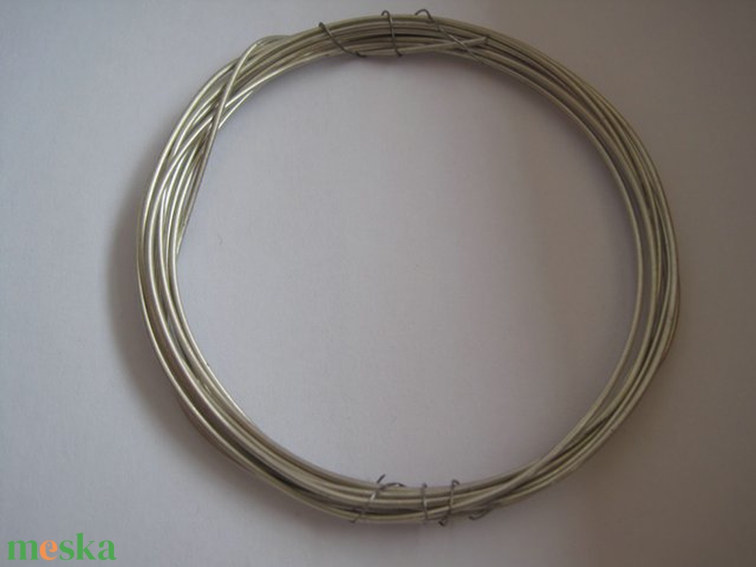 Ezüst huzal sterling 925-ös 145 cm 0,6 mm átmérőjű - kellékek & szerszámok - gyöngyfűzés kellékek - drót - Meska.hu Ezüst huzal sterling 925-ös 145 cm 0,6 mm átmérőjű - kellékek & szerszámok - gyöngyfűzés kellékek - drót - Meska.hu
