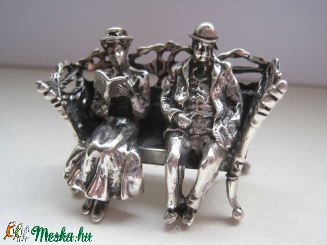 Padon ülő idős házaspár miniatúra ezüstből - - Meska.hu Padon ülő idős házaspár miniatúra ezüstből - - Meska.hu