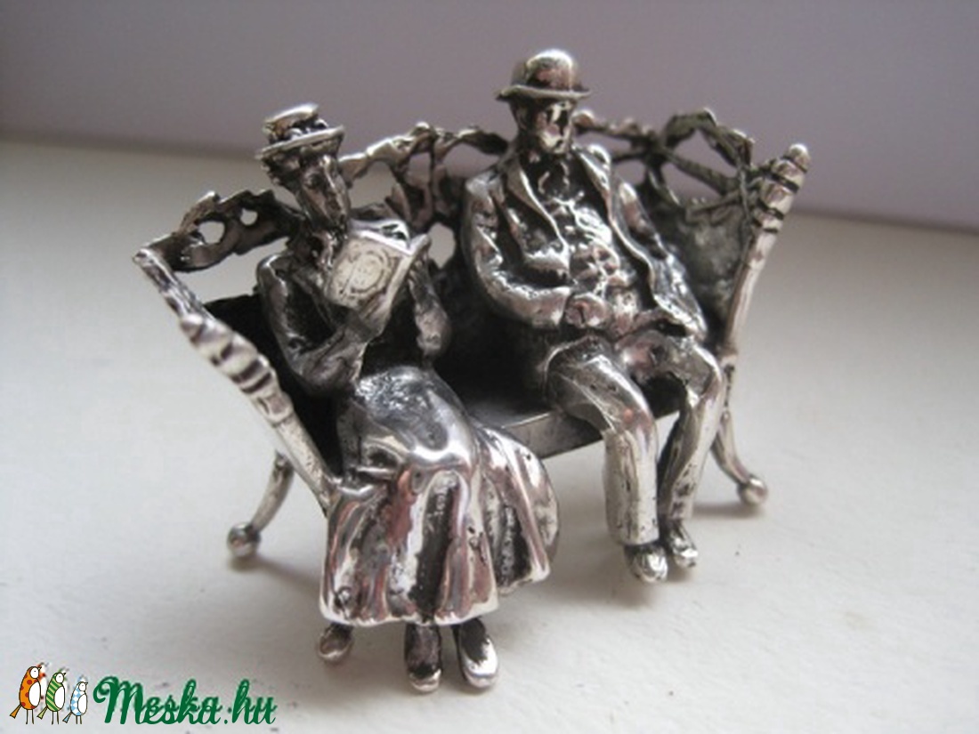 Padon ülő idős házaspár miniatúra ezüstből - - Meska.hu Padon ülő idős házaspár miniatúra ezüstből - - Meska.hu