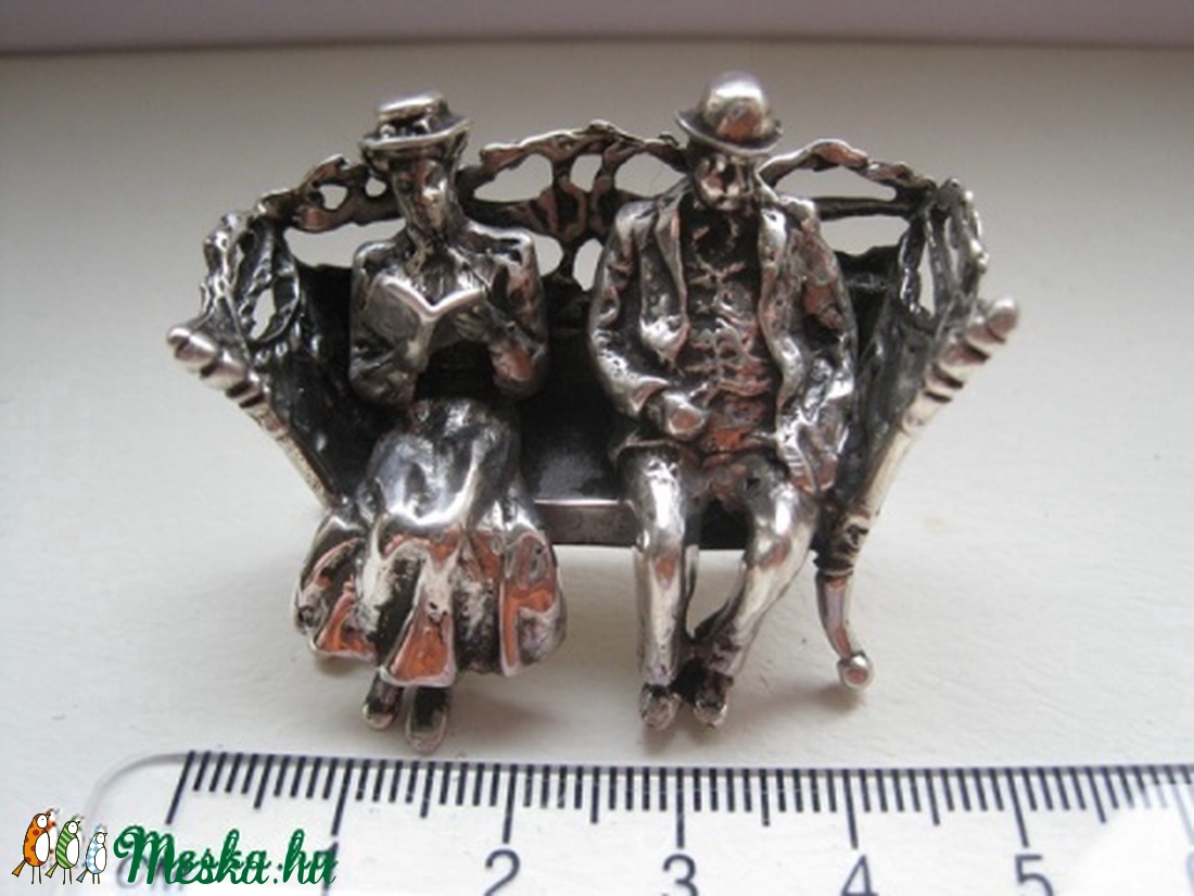 Padon ülő idős házaspár miniatúra ezüstből - - Meska.hu Padon ülő idős házaspár miniatúra ezüstből - - Meska.hu