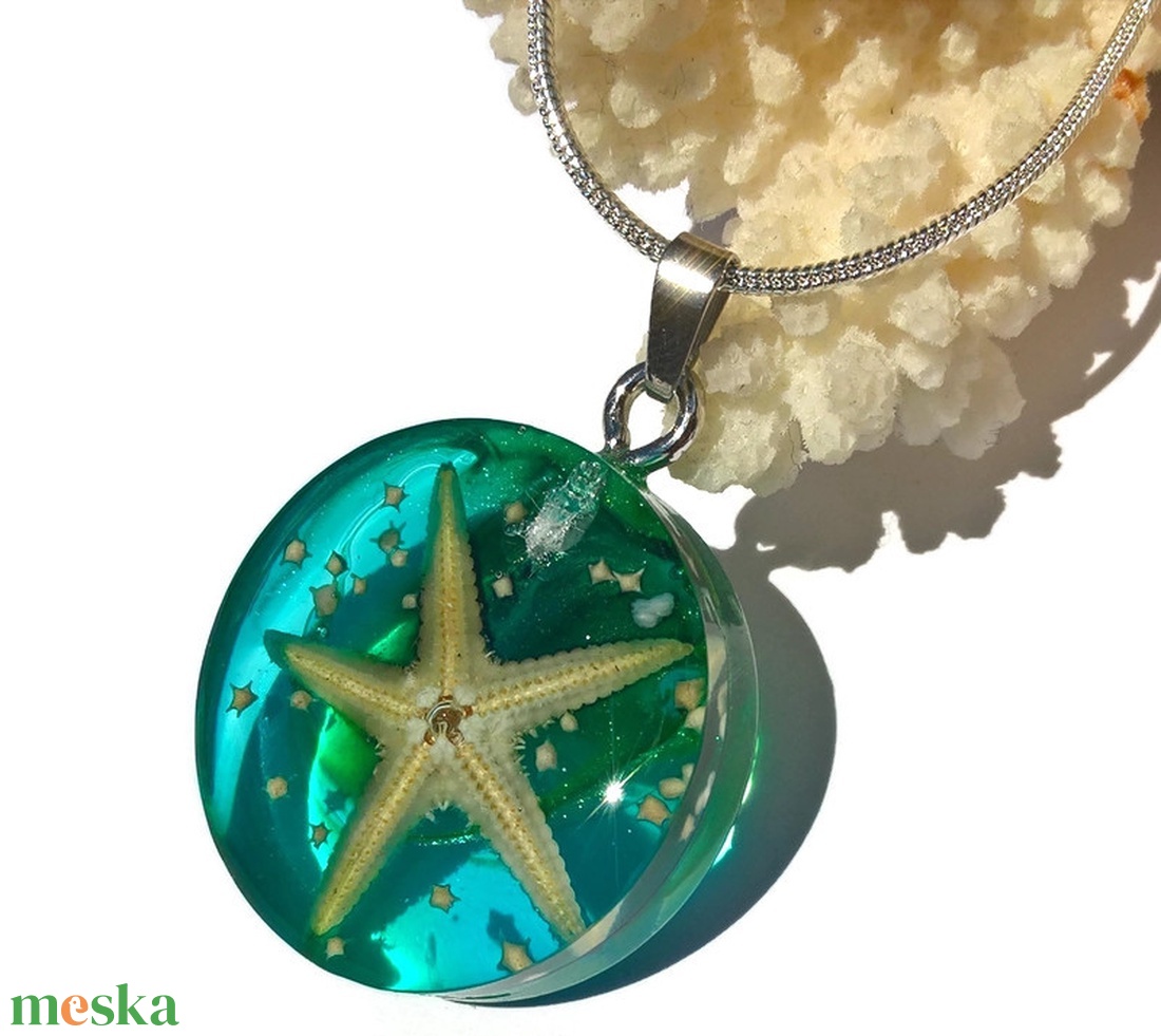 Nyári nyaklánc tengeri kincsekkel II. - ékszer - nyaklánc - medálos nyaklánc - Meska.hu