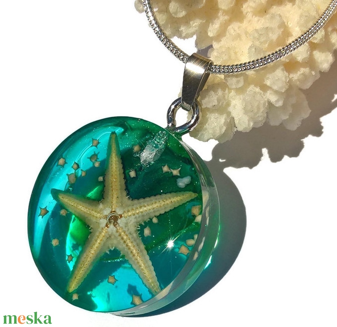 Nyári nyaklánc tengeri kincsekkel II. - ékszer - nyaklánc - medálos nyaklánc - Meska.hu