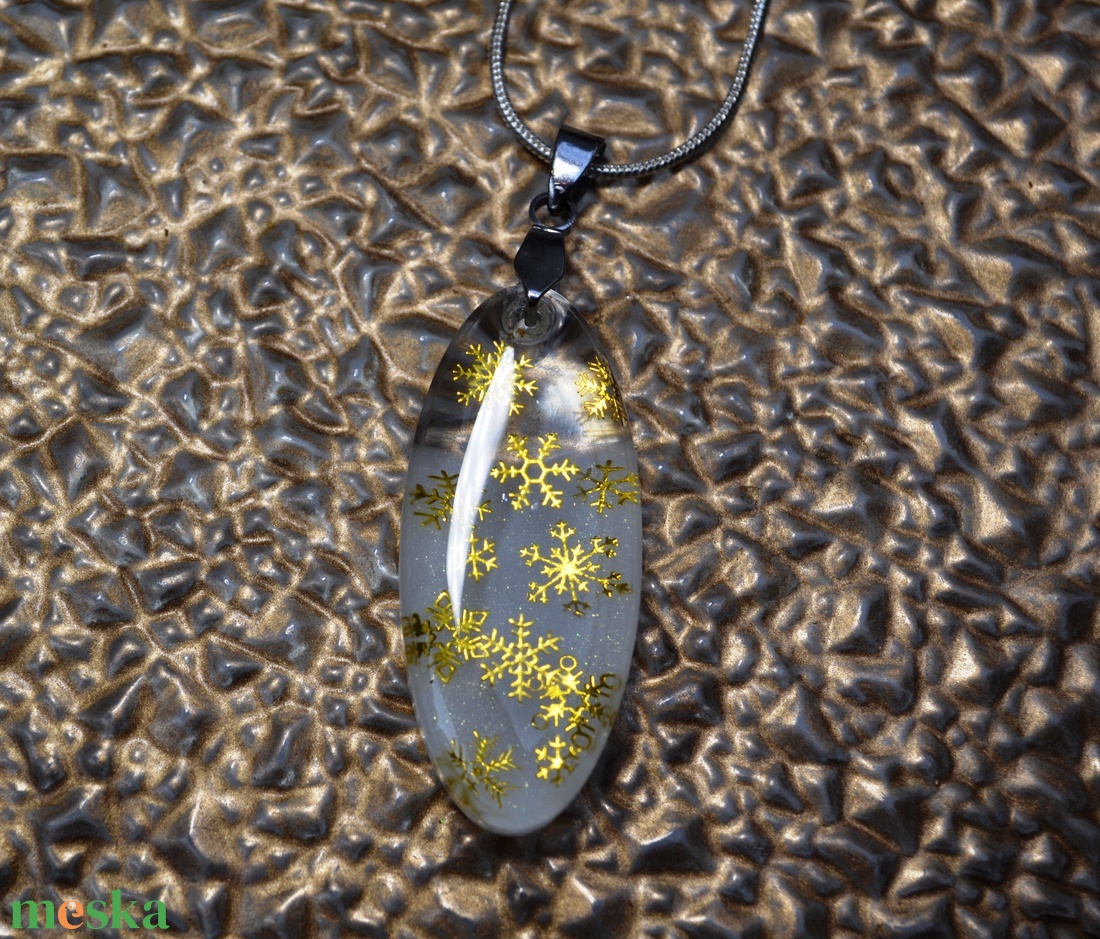 Téli hangulat hópelyhes nyaklánc II. - ékszer - nyaklánc - medálos nyaklánc - Meska.hu