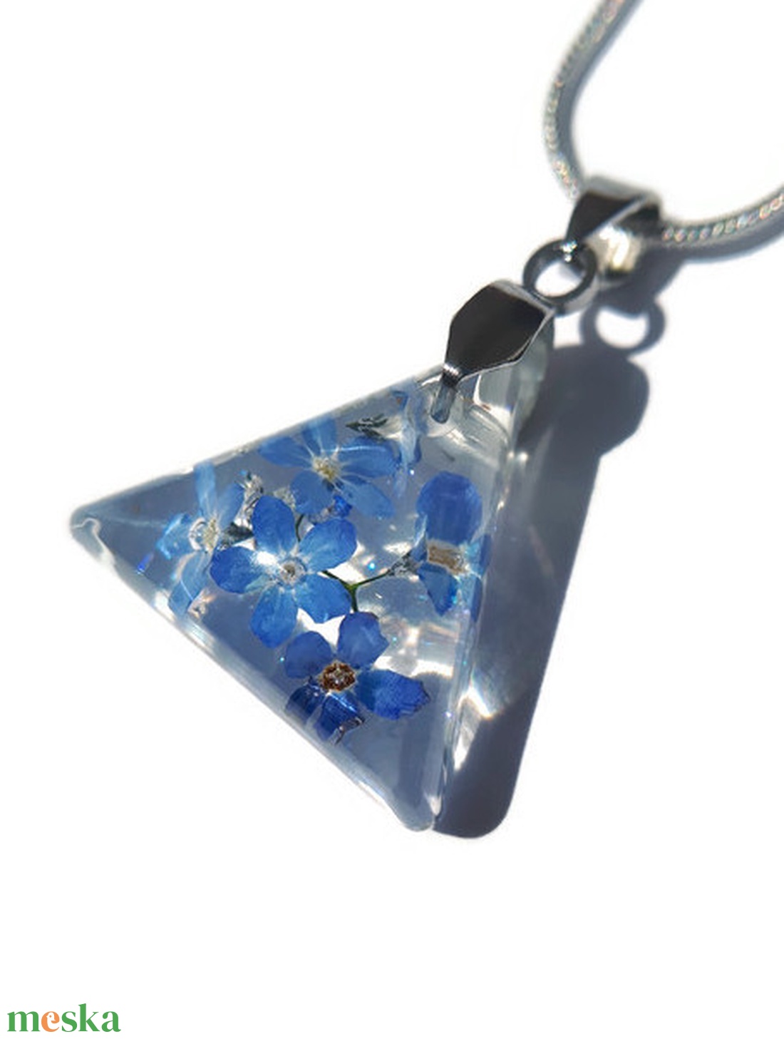 Háromszög formájú nefelejcses nyaklánc - ékszer - nyaklánc - medálos nyaklánc - Meska.hu Háromszög formájú nefelejcses nyaklánc - ékszer - nyaklánc - medálos nyaklánc - Meska.hu