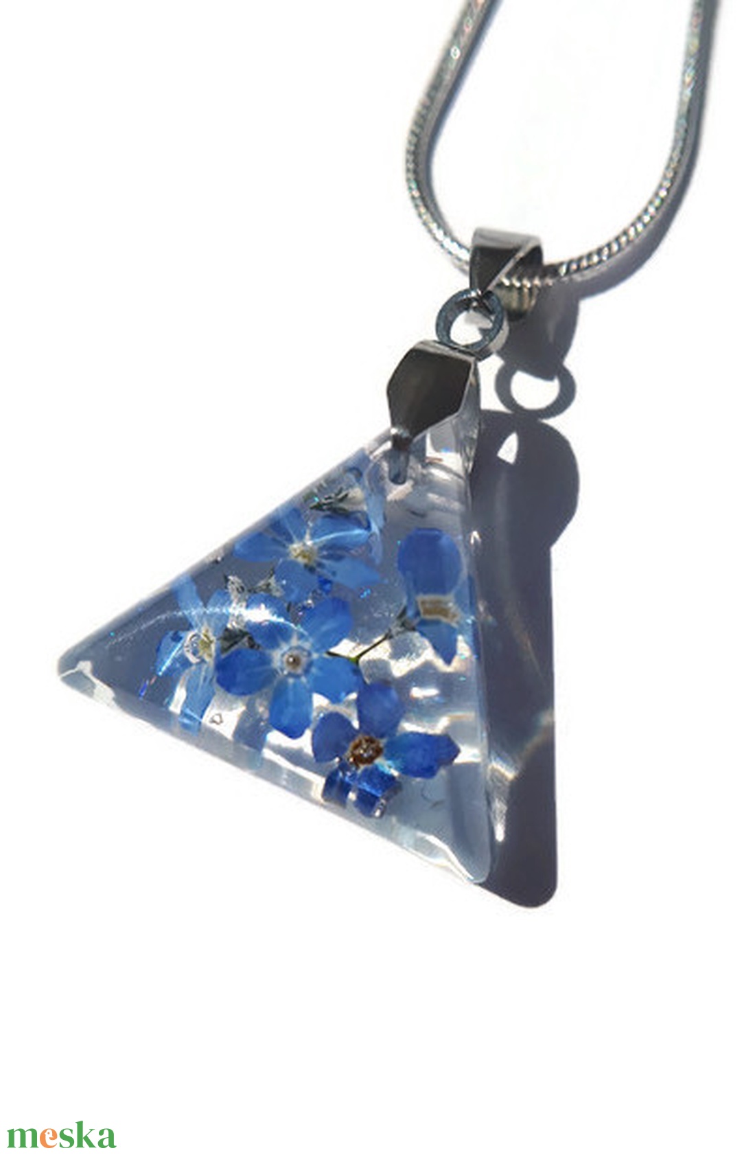 Háromszög formájú nefelejcses nyaklánc - ékszer - nyaklánc - medálos nyaklánc - Meska.hu Háromszög formájú nefelejcses nyaklánc - ékszer - nyaklánc - medálos nyaklánc - Meska.hu