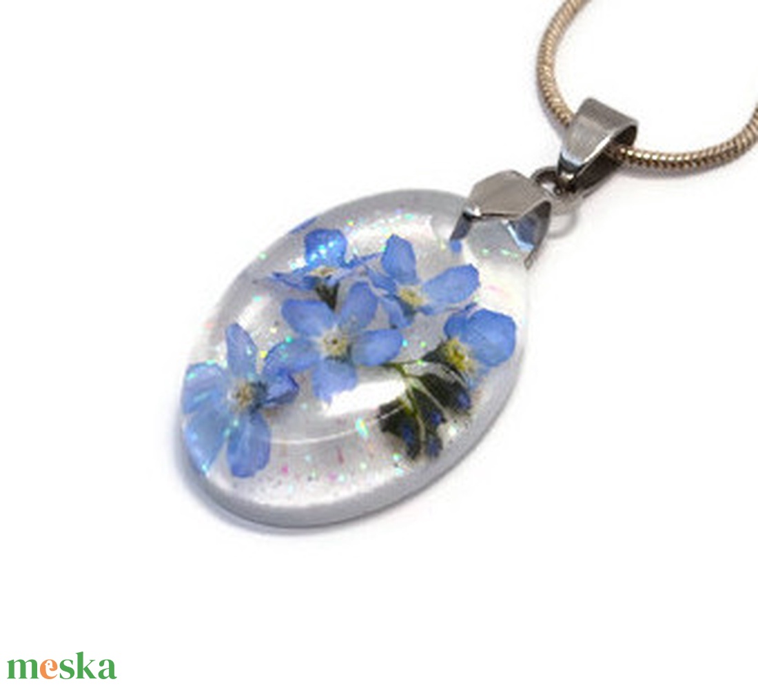 Valódi nefelejcses nyaklánc elegáns csillámdíszítéssel - ékszer - nyaklánc - medálos nyaklánc - Meska.hu Valódi nefelejcses nyaklánc elegáns csillámdíszítéssel - ékszer - nyaklánc - medálos nyaklánc - Meska.hu