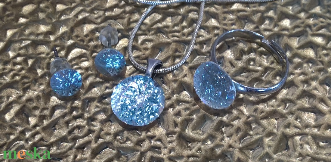 Olvasztott üvegékszer szett - ékszer - fülbevaló - pötty fülbevaló - Meska.hu Olvasztott üvegékszer szett - ékszer - fülbevaló - pötty fülbevaló - Meska.hu