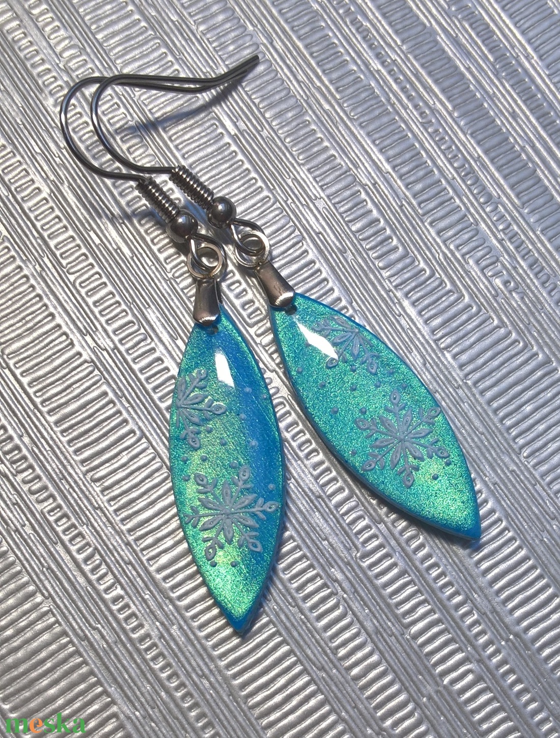 Halványkék hópelyhes fülbevaló - ékszer - fülbevaló - lógó fülbevaló - Meska.hu