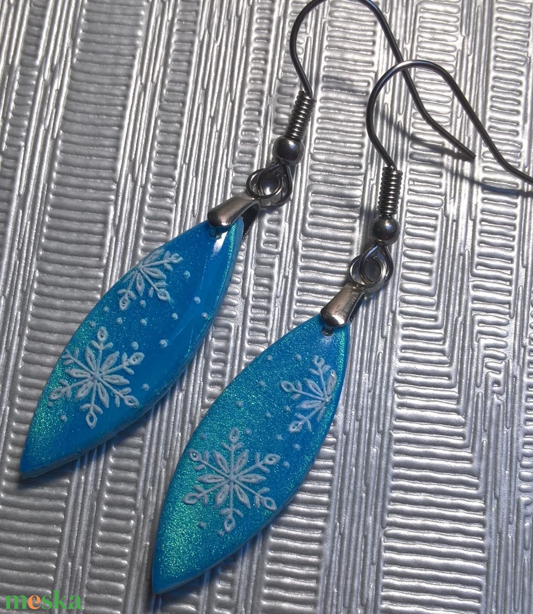 Halványkék hópelyhes fülbevaló - ékszer - fülbevaló - lógó fülbevaló - Meska.hu
