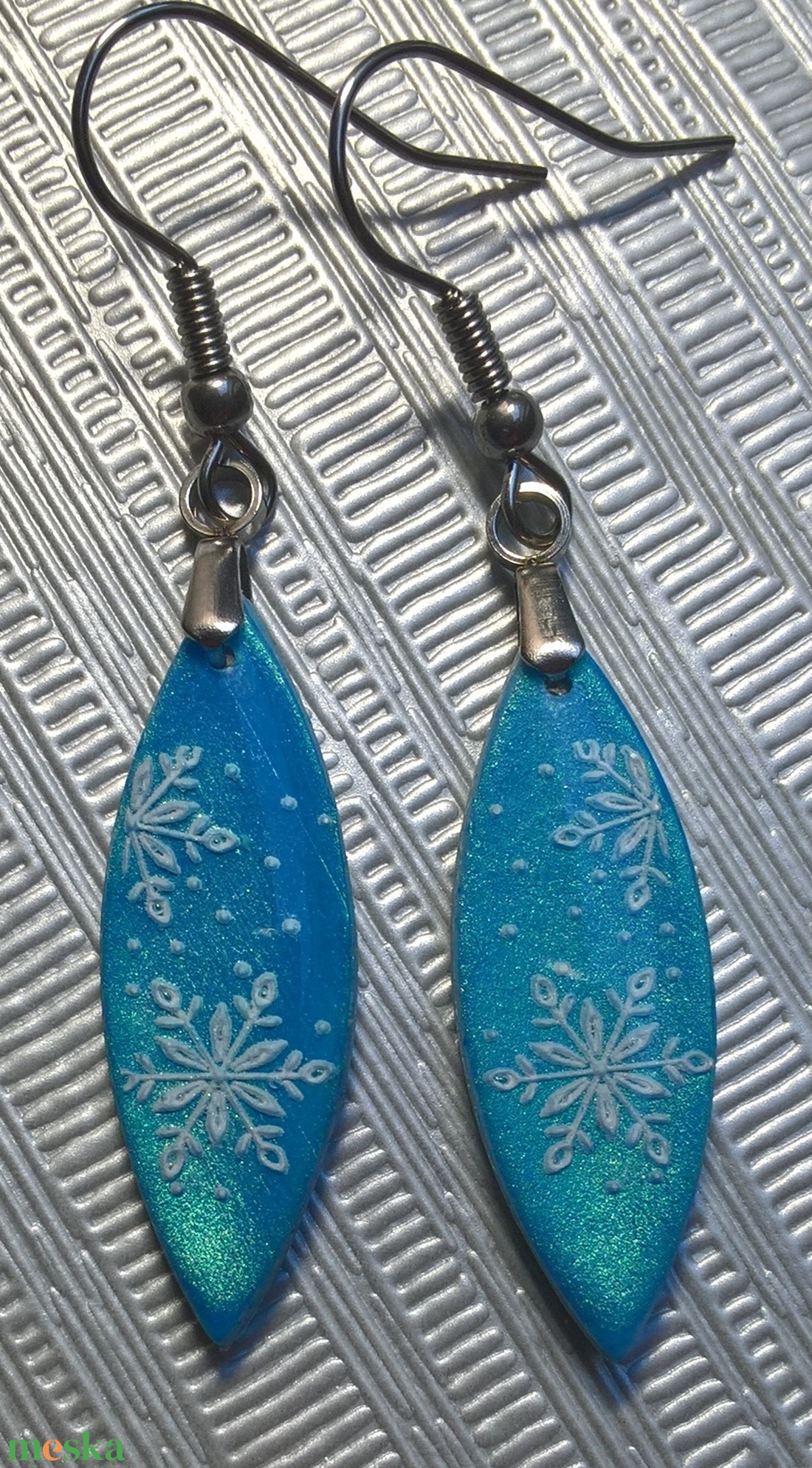 Halványkék hópelyhes fülbevaló - ékszer - fülbevaló - lógó fülbevaló - Meska.hu