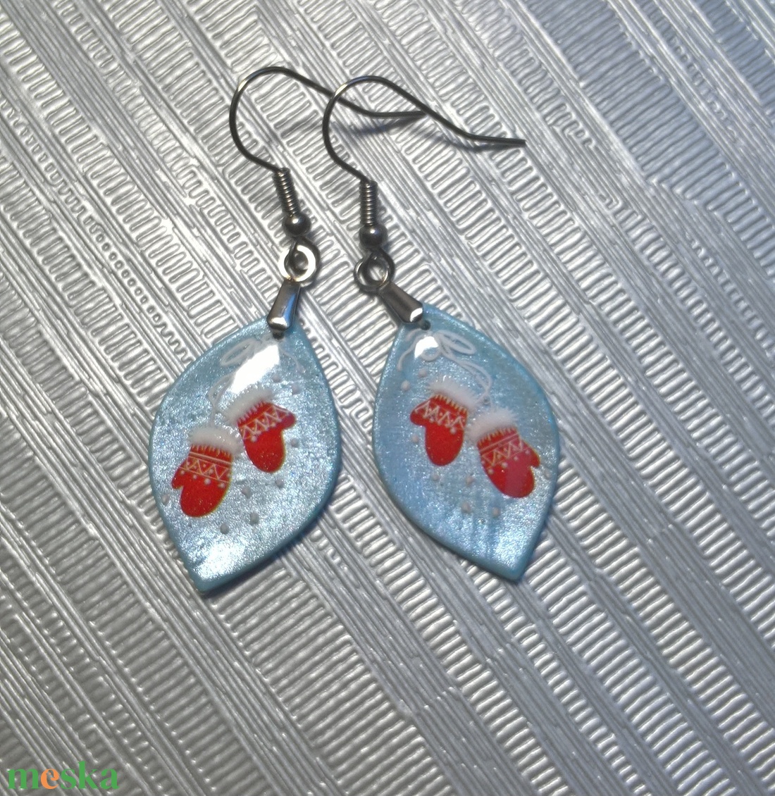 Pici kesztyűs hópelyhes fülbevaló II. - ékszer - fülbevaló - lógó fülbevaló - Meska.hu