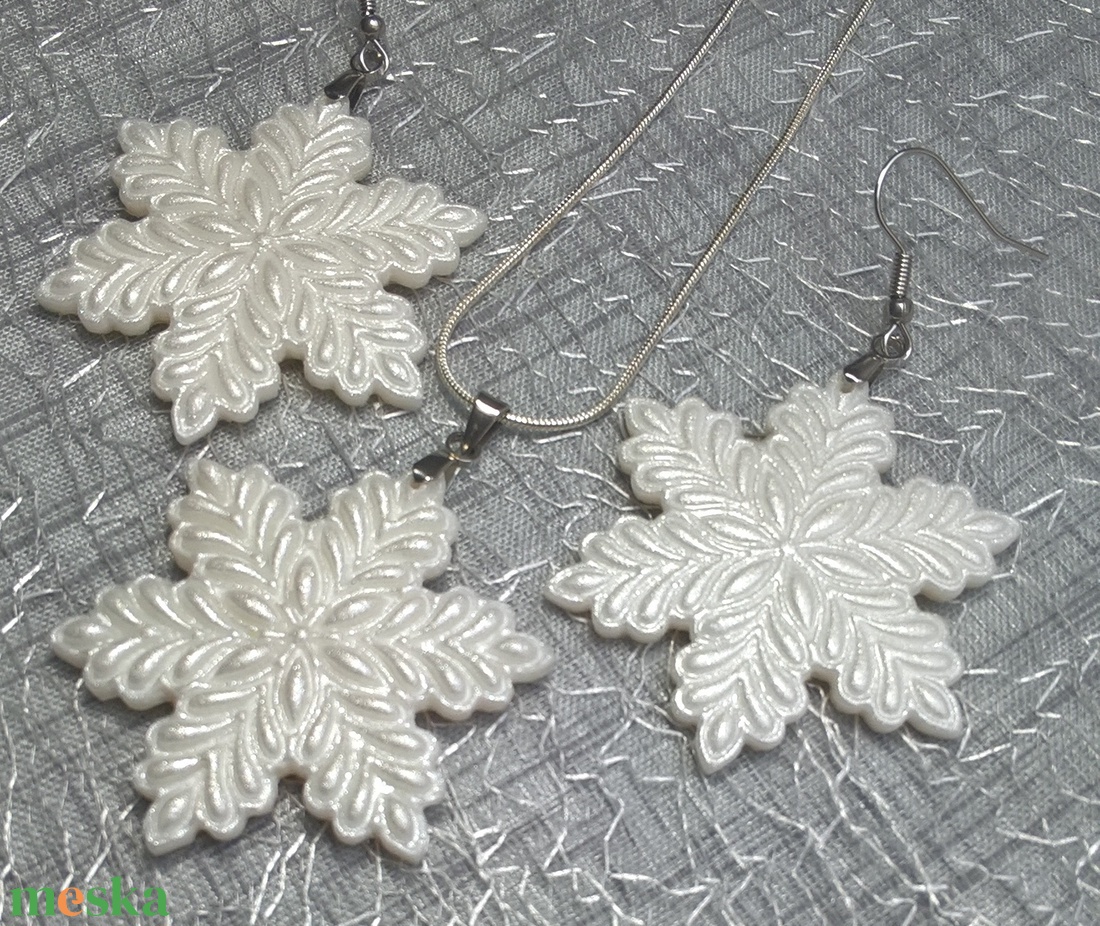 Hópehely ékszerszett gyöngyházfényű csillogással - ékszer - ékszerszett - Meska.hu