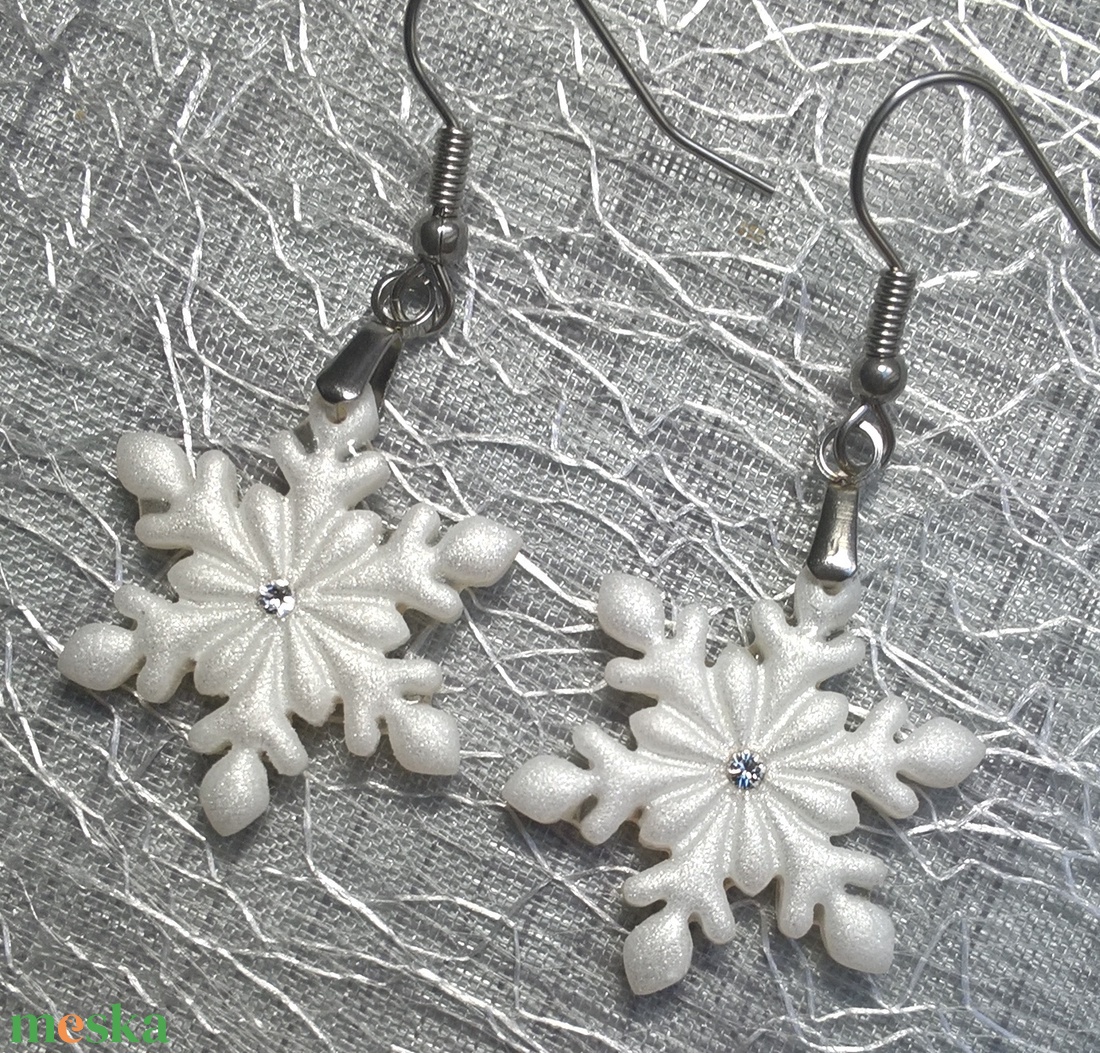 Hópihe fülbevaló apró swarovski kristályokkal II. - ékszer - fülbevaló - lógó fülbevaló - Meska.hu
