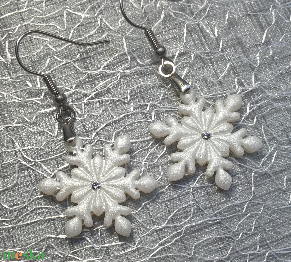 Hópihe fülbevaló apró swarovski kristályokkal II. - ékszer - fülbevaló - lógó fülbevaló - Meska.hu