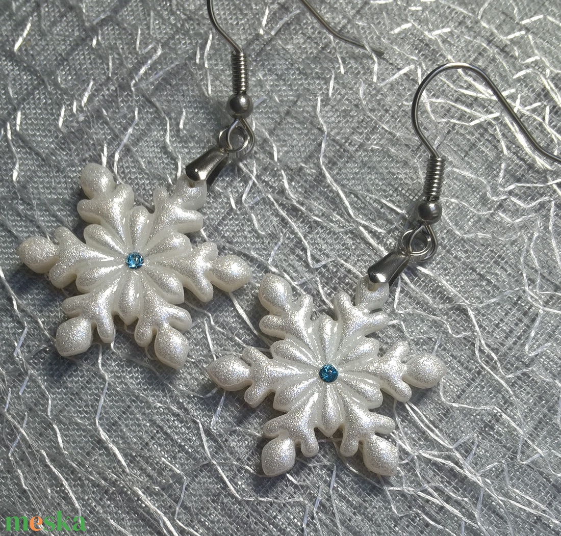 Hópihe fülbevaló apró swarovski kristályokkal I. - ékszer - fülbevaló - lógó fülbevaló - Meska.hu