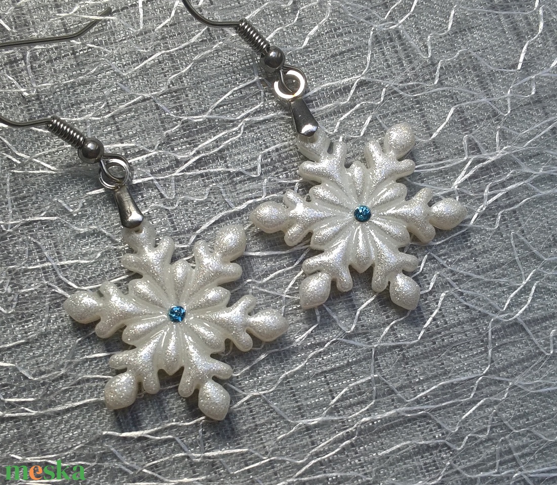 Hópihe fülbevaló apró swarovski kristályokkal I. - ékszer - fülbevaló - lógó fülbevaló - Meska.hu