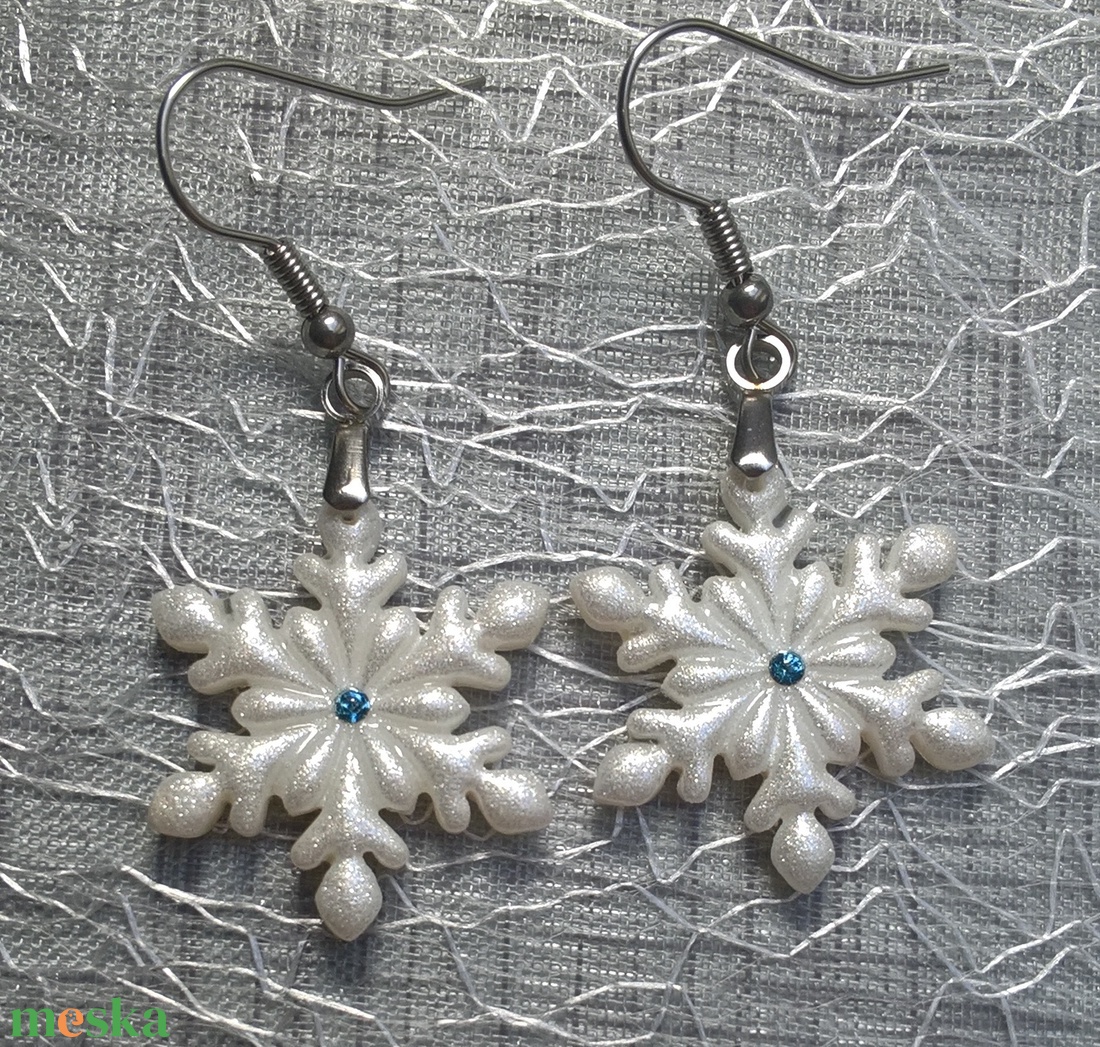 Hópihe fülbevaló apró swarovski kristályokkal I. - ékszer - fülbevaló - lógó fülbevaló - Meska.hu