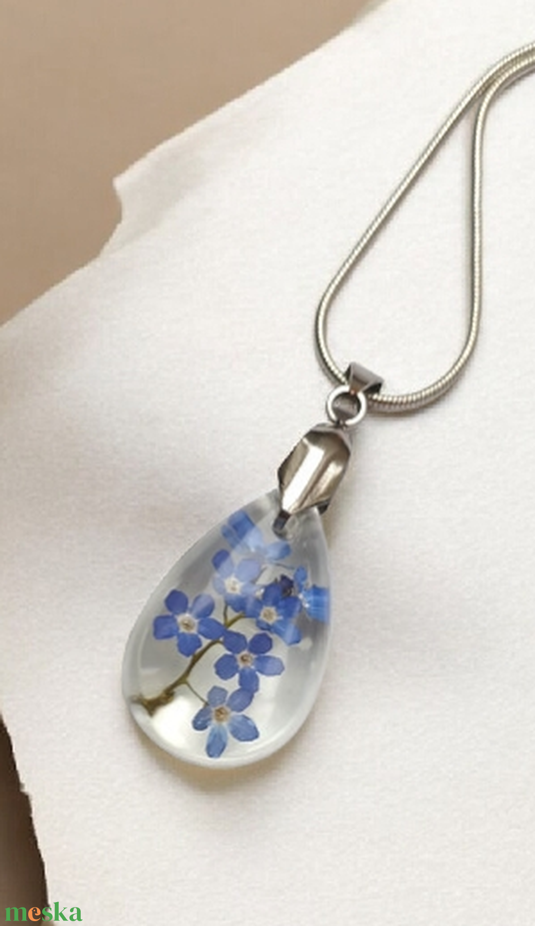 Egy apró fürtnyi nefelejcses nyaklánc  - ékszer - nyaklánc - medálos nyaklánc - Meska.hu