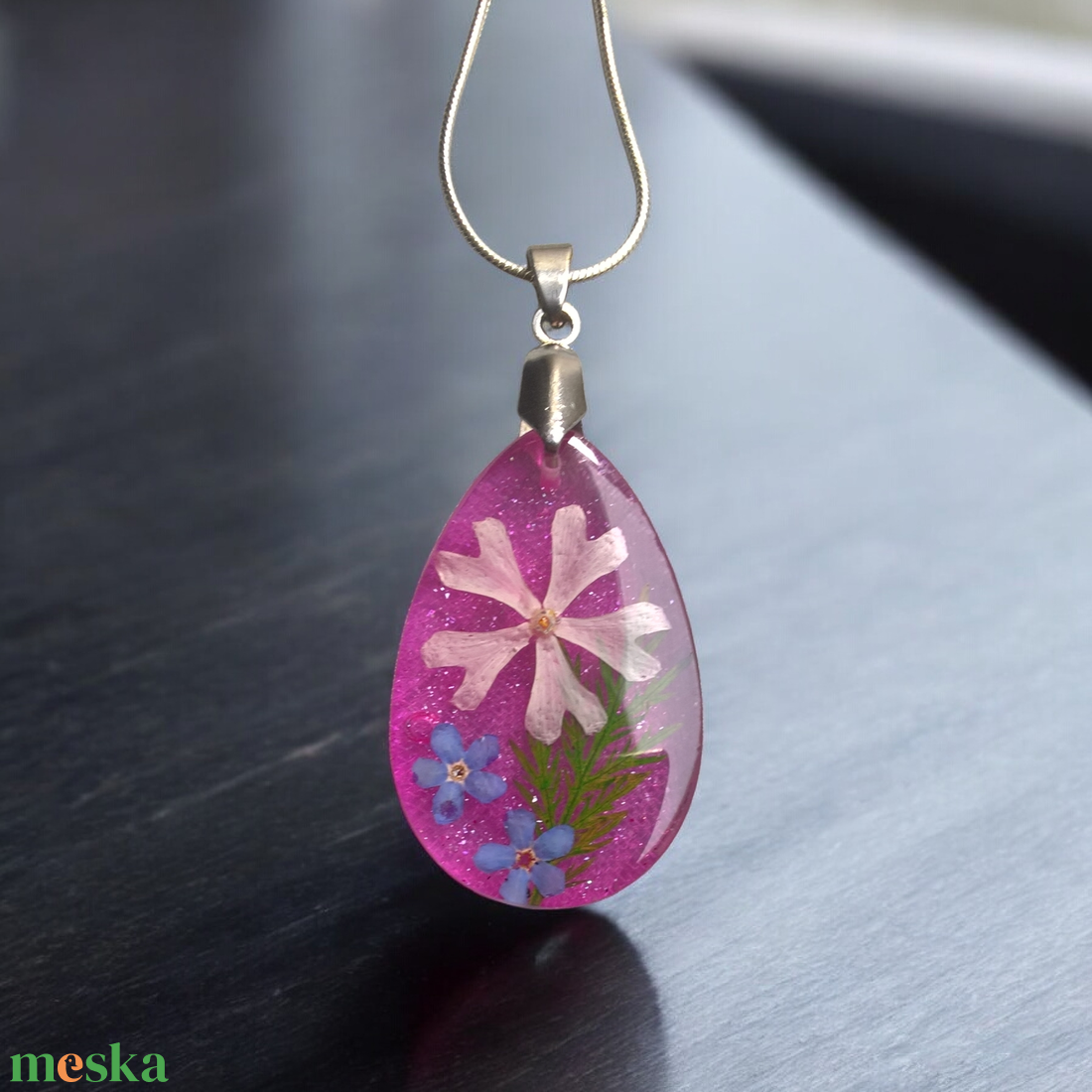 Halványrózsaszín valódi virágos nyaklánc II.  - ékszer - nyaklánc - medálos nyaklánc - Meska.hu