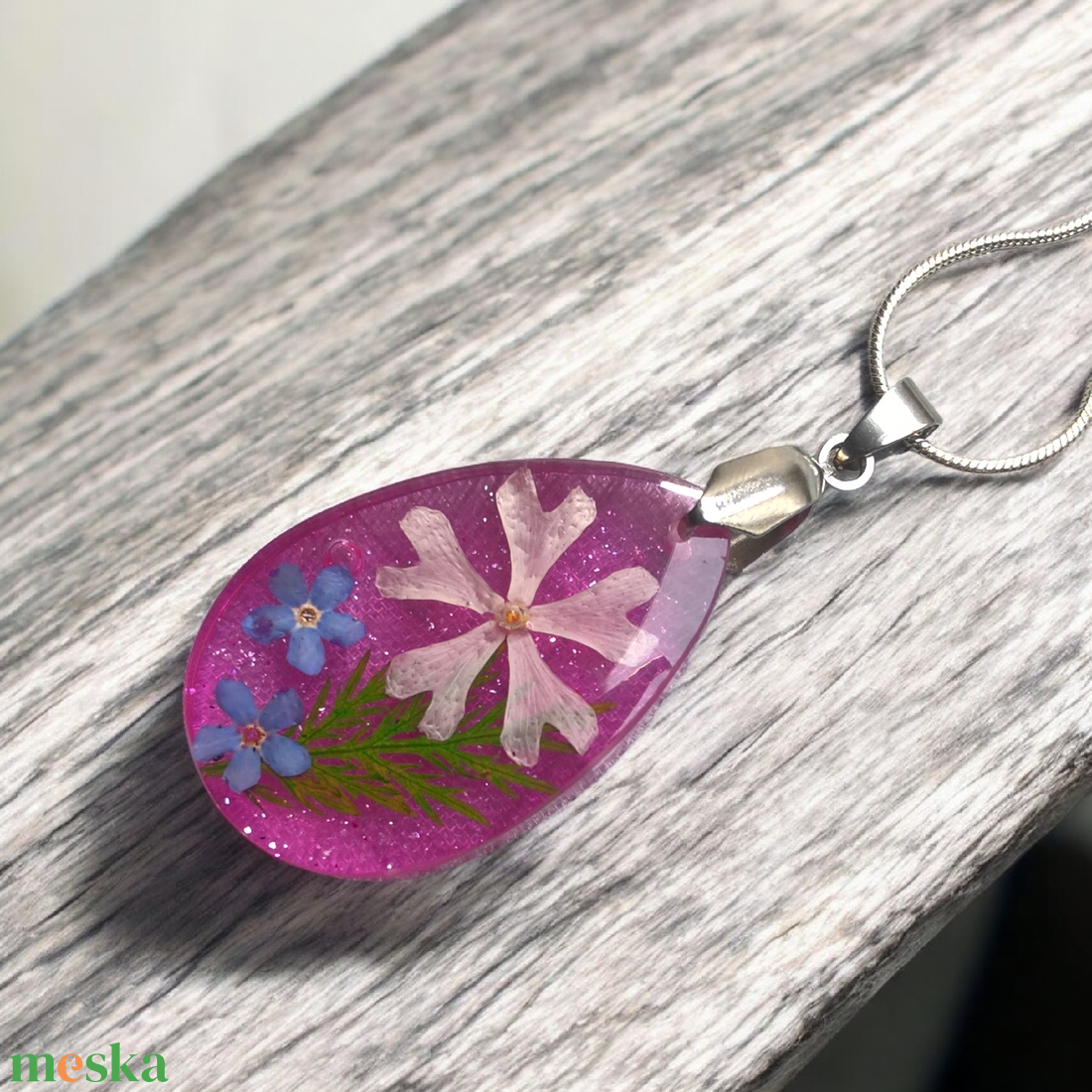 Halványrózsaszín valódi virágos nyaklánc II.  - ékszer - nyaklánc - medálos nyaklánc - Meska.hu