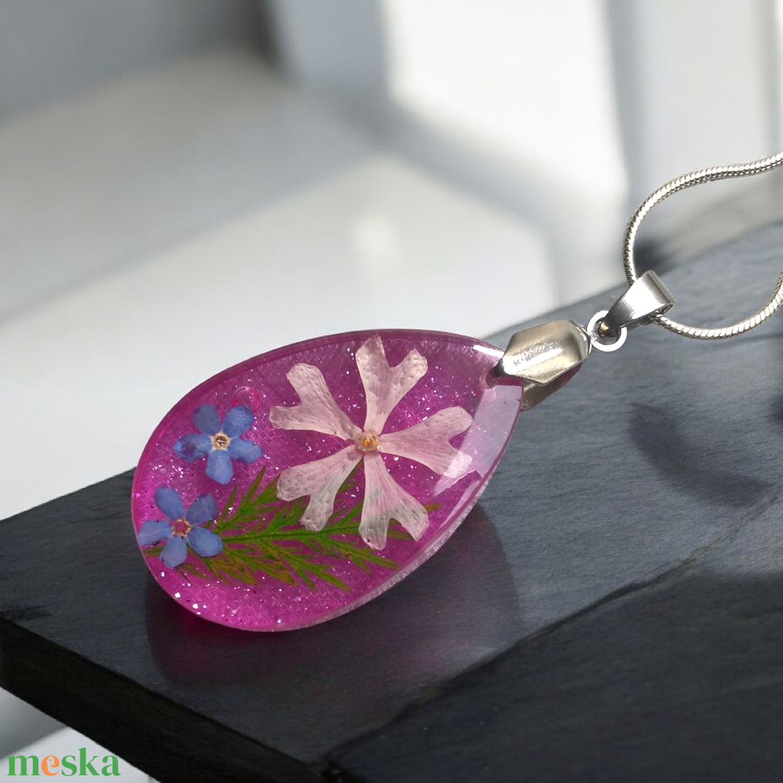 Halványrózsaszín valódi virágos nyaklánc II.  - ékszer - nyaklánc - medálos nyaklánc - Meska.hu