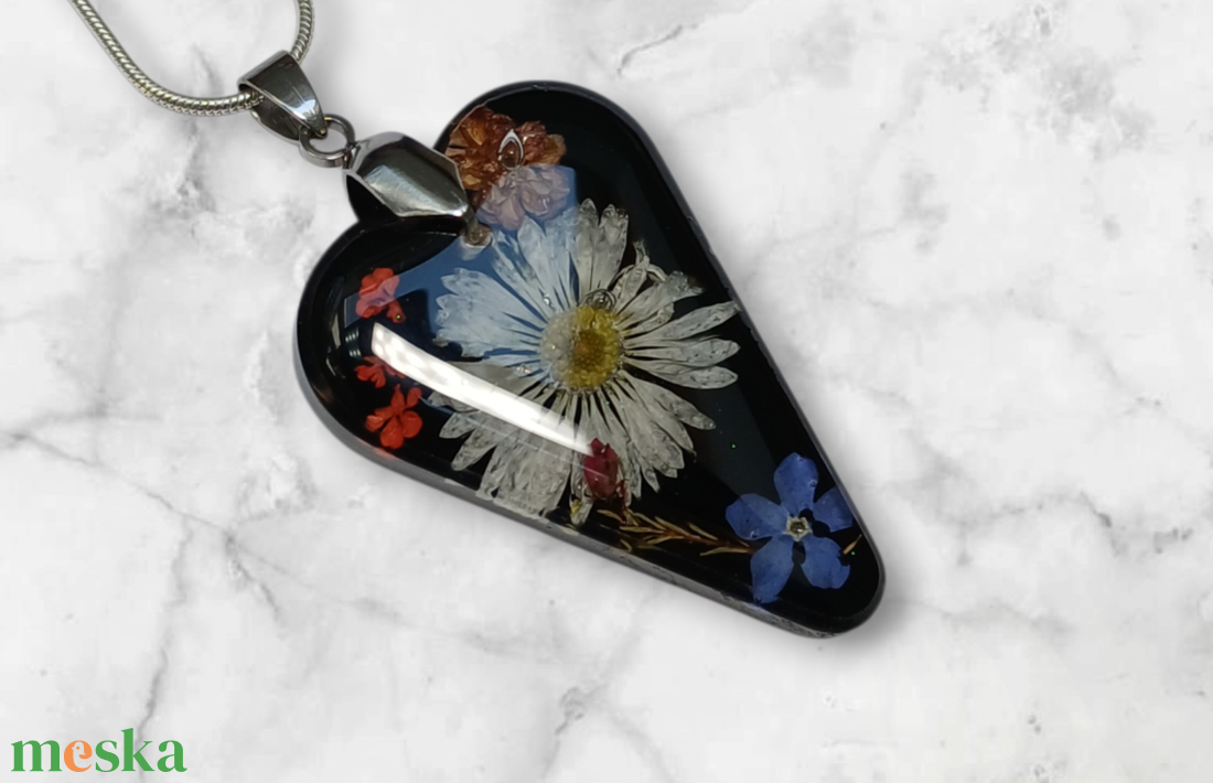 Sokvirágos nyaklánc VII. - ékszer - nyaklánc - medálos nyaklánc - Meska.hu