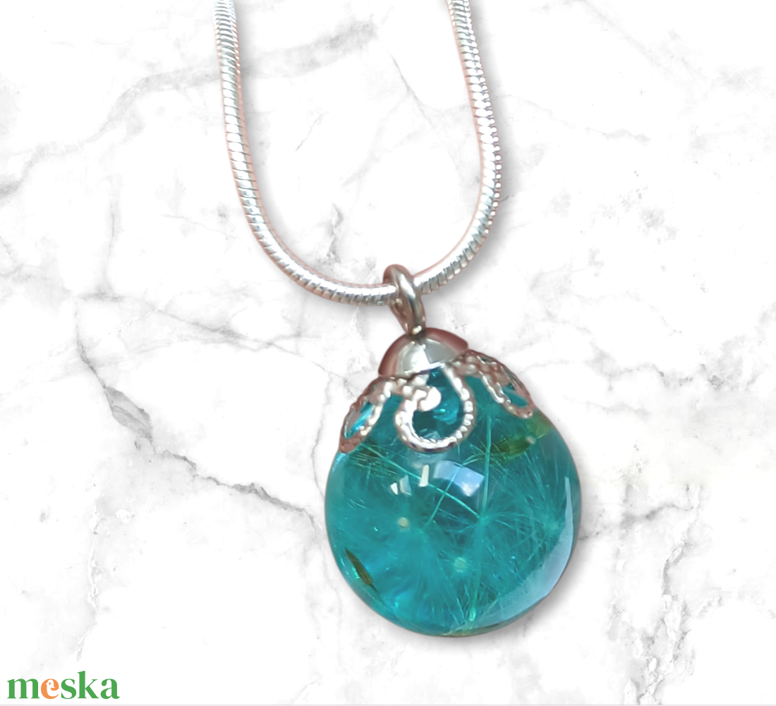 Pitypangpihés nyaklánc -halványkék - ékszer - nyaklánc - medálos nyaklánc - Meska.hu