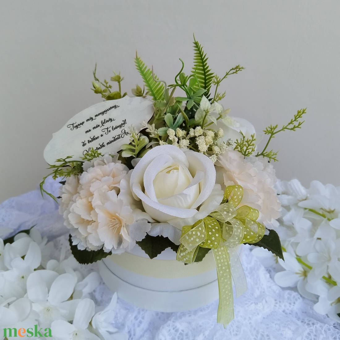 Virágbox krém és zöld színben szülőköszöntőnek, Névnapra, Születésnapra, vagy csak úgy - esküvő - emlék & ajándék - szülőköszöntő ajándék - Meska.hu