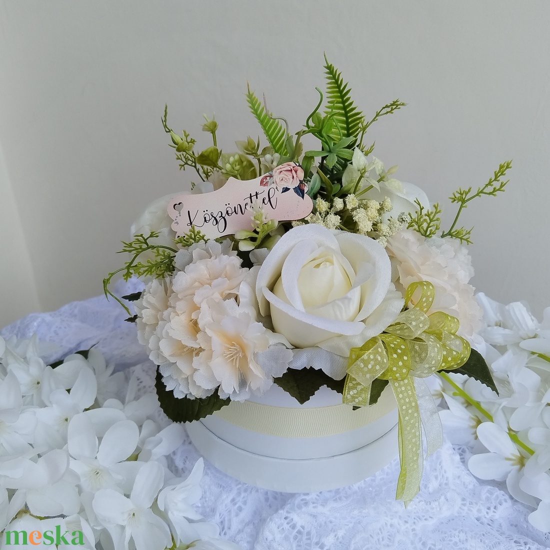Virágbox krém és zöld színben szülőköszöntőnek, Névnapra, Születésnapra, vagy csak úgy - esküvő - emlék & ajándék - szülőköszöntő ajándék - Meska.hu