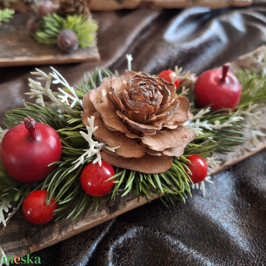 Ünnepi kis asztaldísz - piros - karácsony - karácsonyi lakásdekoráció - ünnepi asztaldekoráció - Meska.hu