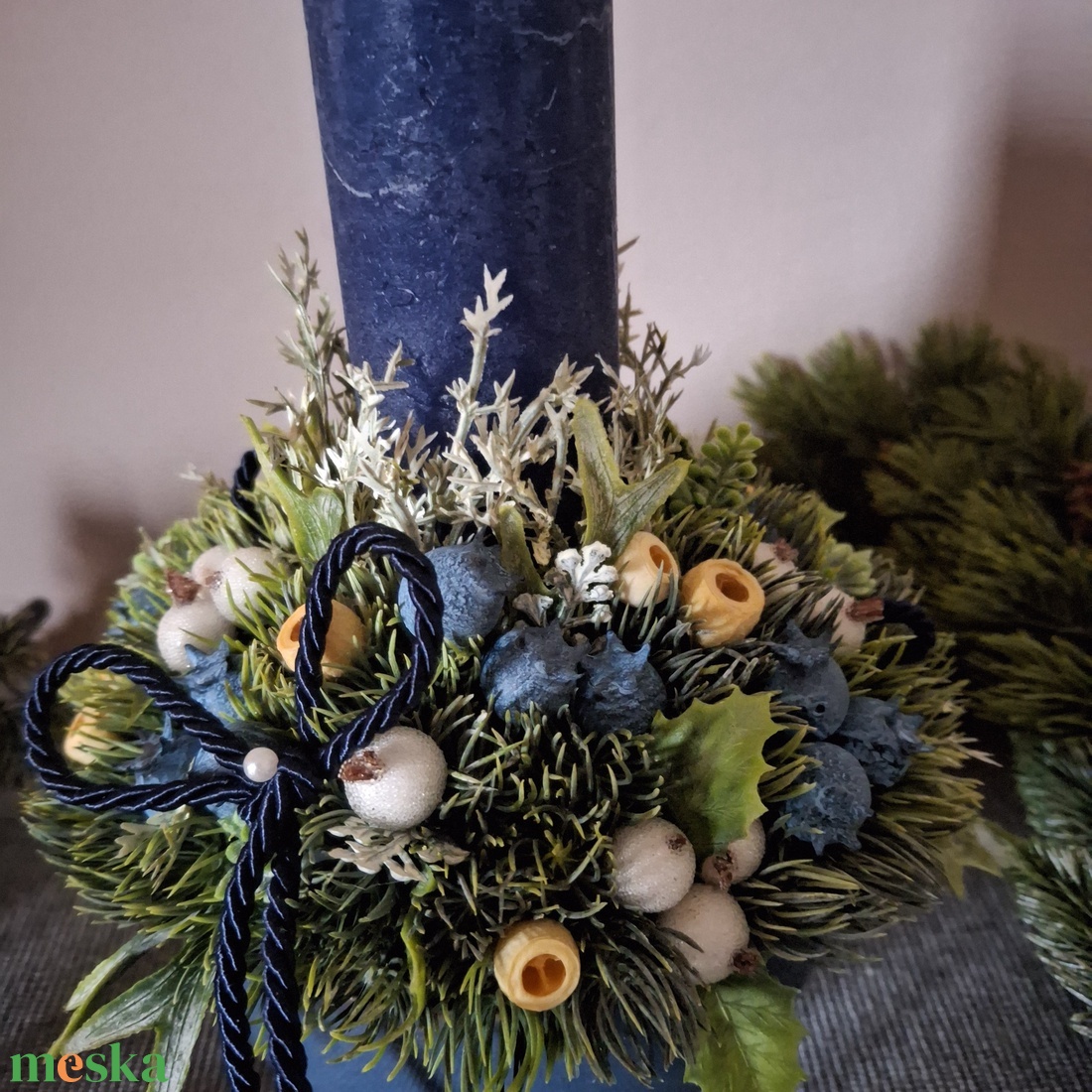 Kék asztaldísz gyertyával  - karácsony - adventi díszek - adventi gyertyadíszek és koszorúdíszek - Meska.hu