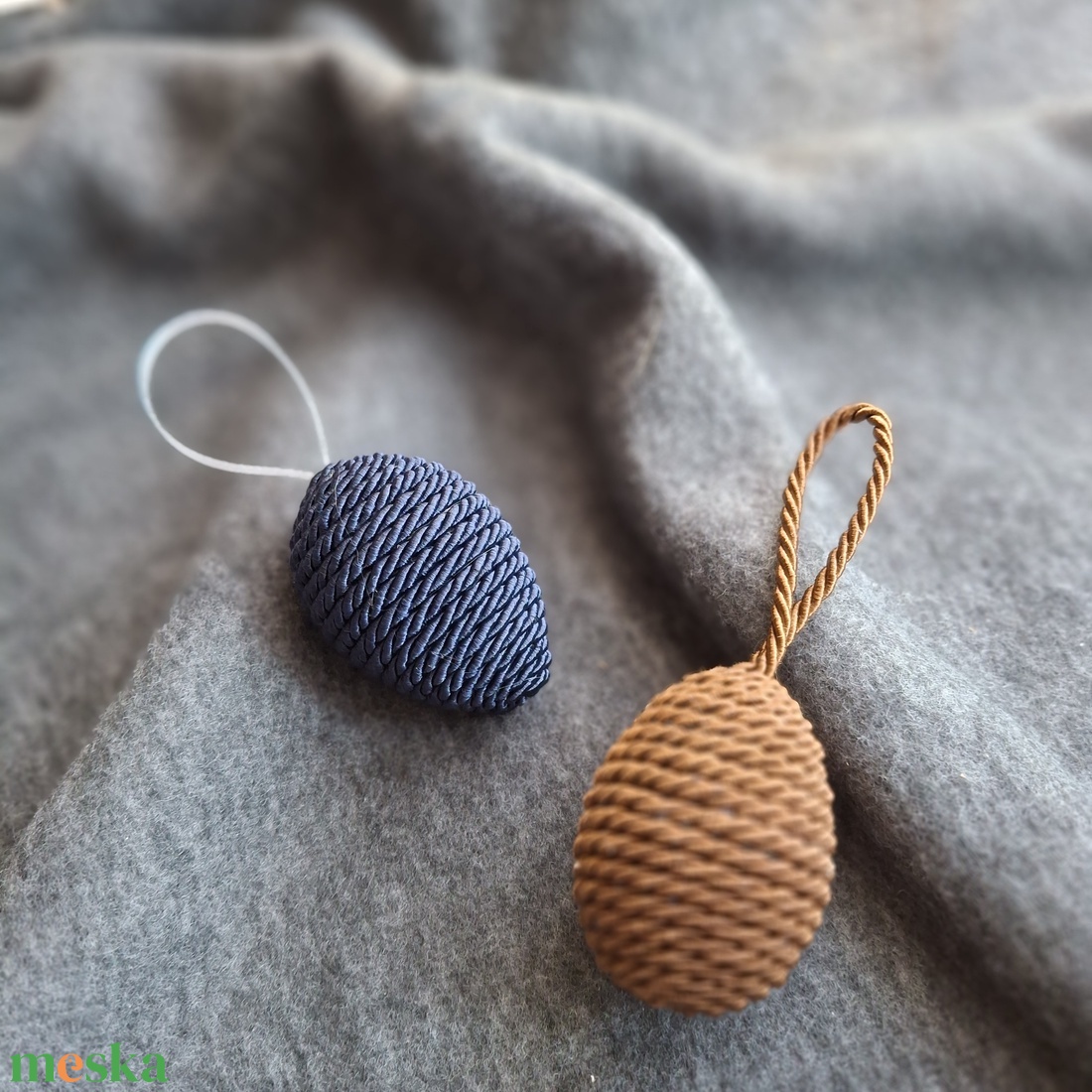 Akasztós zsinóros tojások - ünnepi díszek, dekorációk - húsvéti díszek és dekorációk - húsvéti tojásfadíszek - Meska.hu